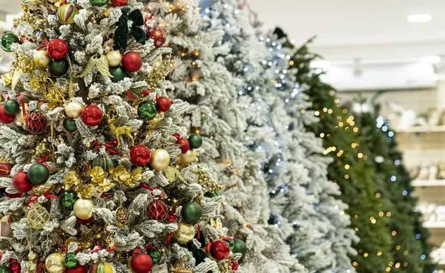Perché scegliere un albero di Natale artificiale Perché scegliere un albero di Natale artificiale